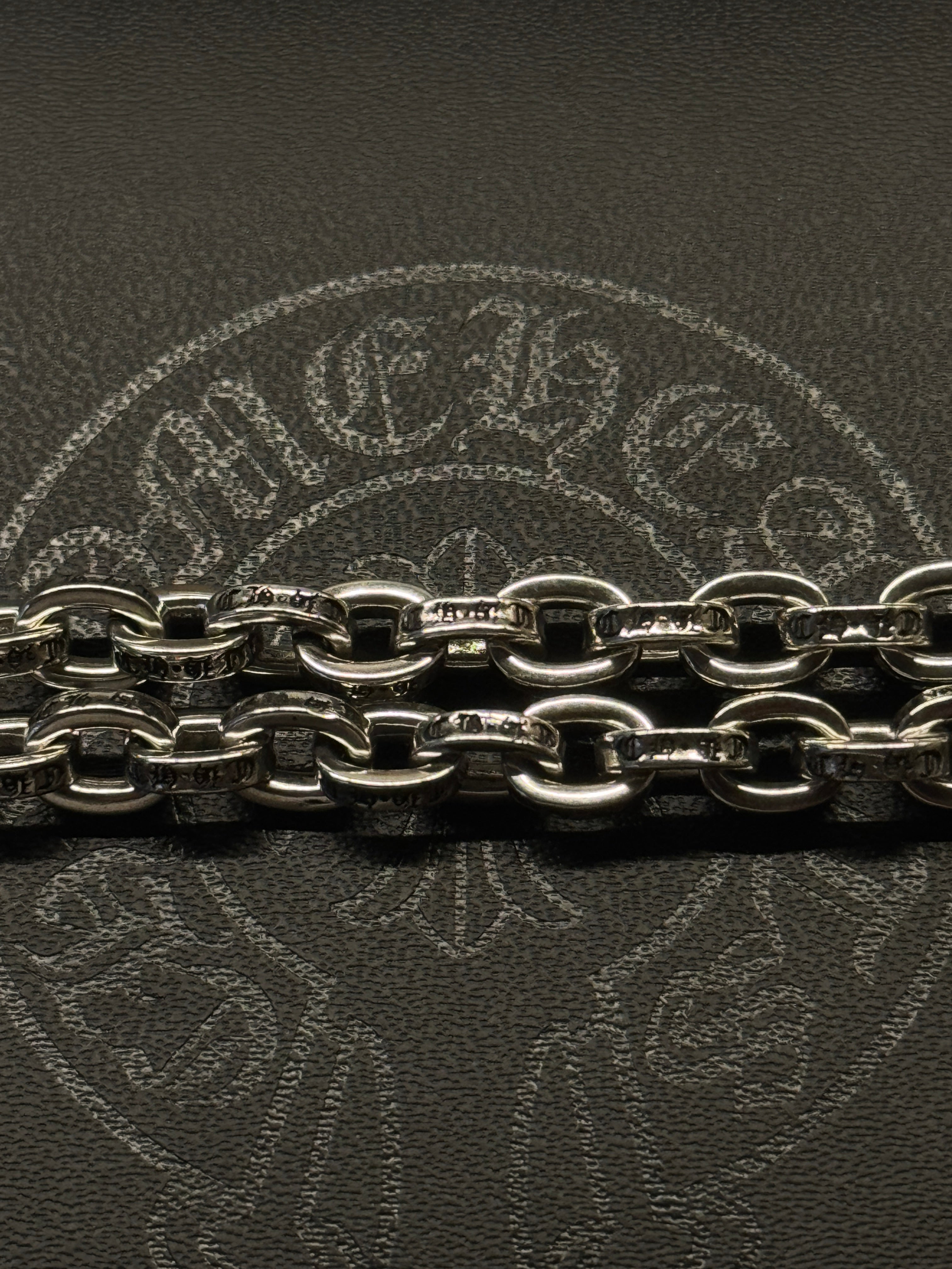 CH Mini Paper Chain Bracelet