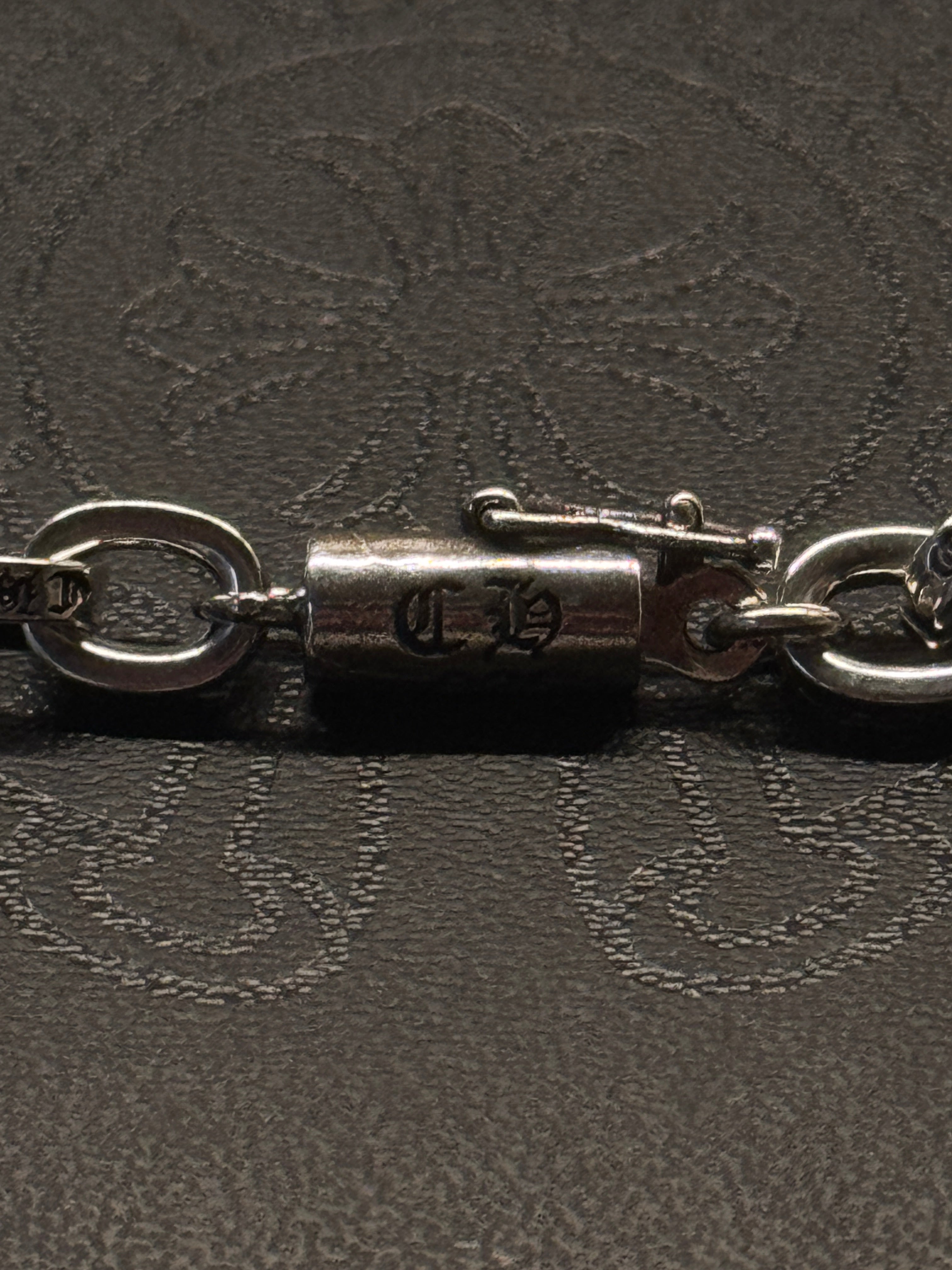 CH Mini Paper Chain Bracelet